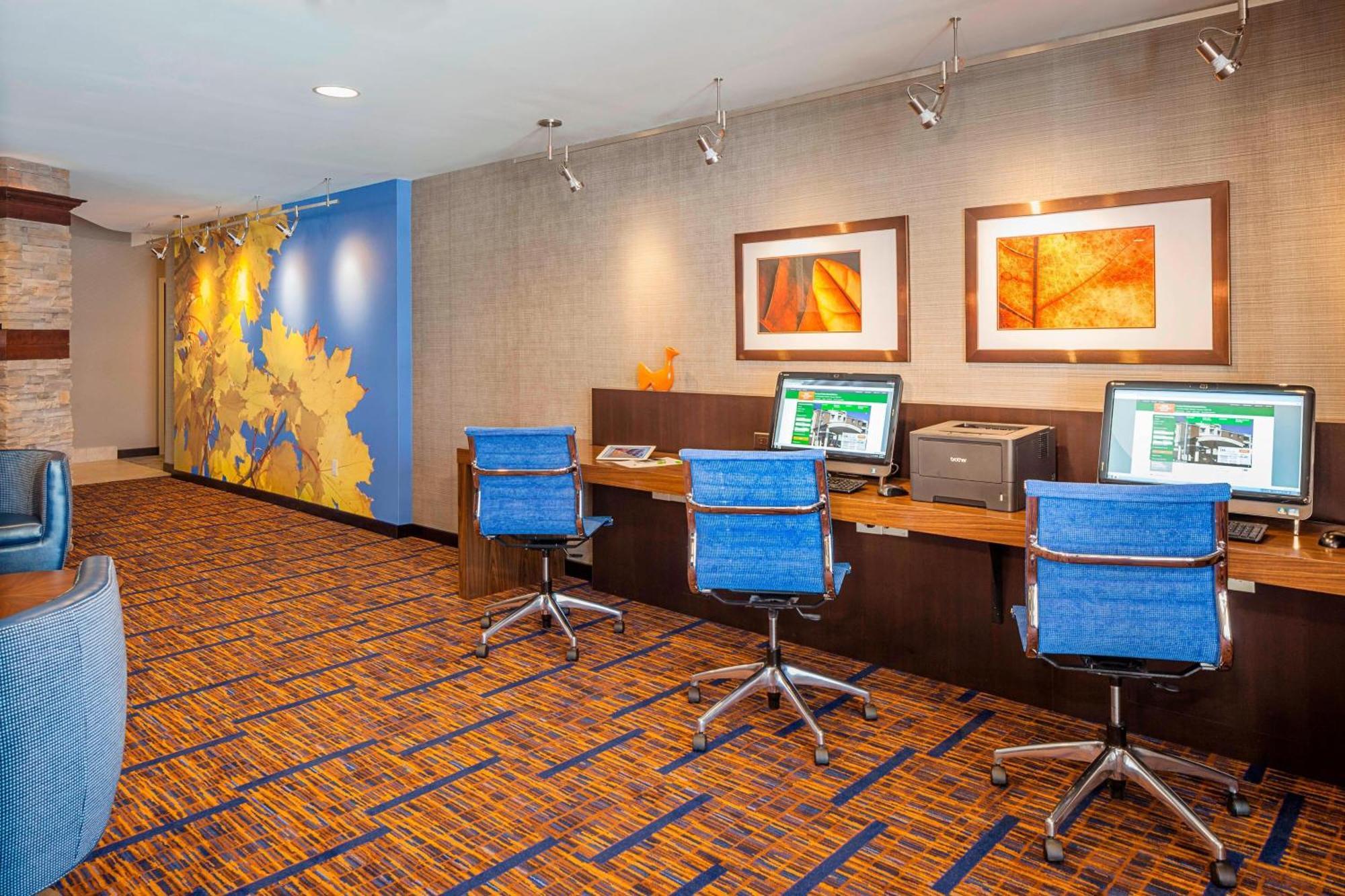 Courtyard By Marriott Madison West / Middleton Hotel Exterior photo