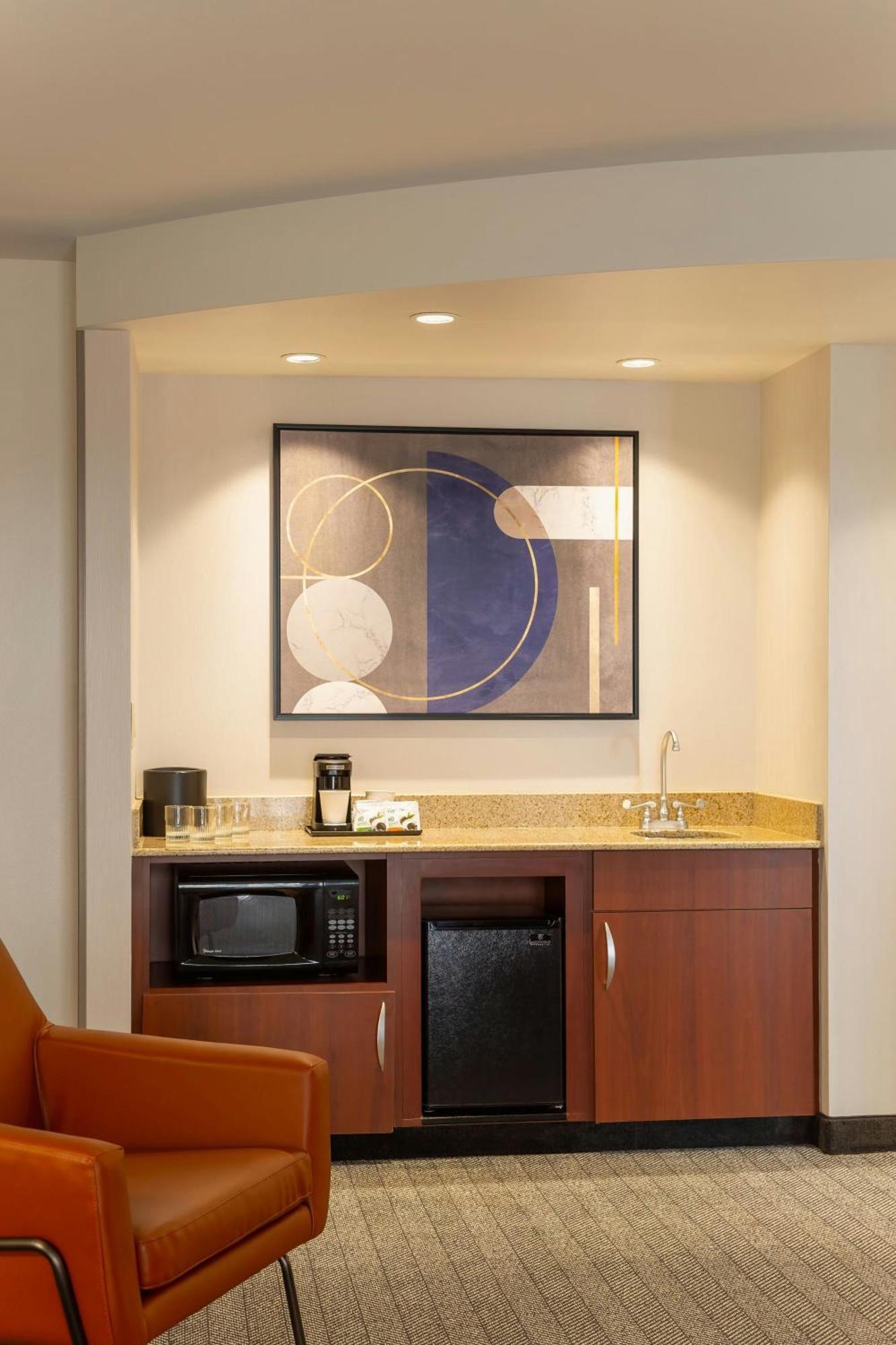 Courtyard By Marriott Madison West / Middleton Hotel Exterior photo